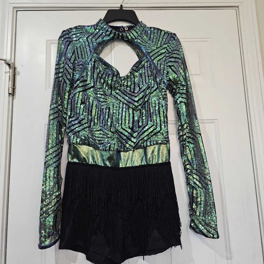 Dancer And Skater Costume Size XS With One Flaw The Sequince Like Messy As Seen